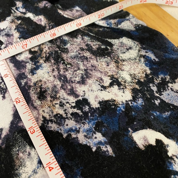 Black, white, grey, blue. Tunic, 1X.  Great for Spring & Easter ! - Picture 5 of 9